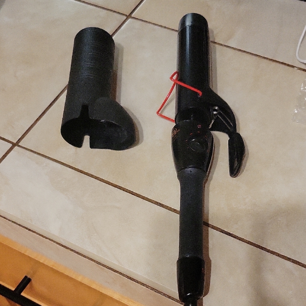 Vidal Sassoon Ceramic Curling Iron 1 1/2in Barrel